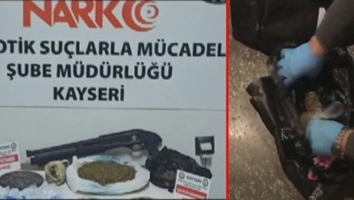 Uyuşturucu taciri anne-kız, ortak operasyonla yakalandı