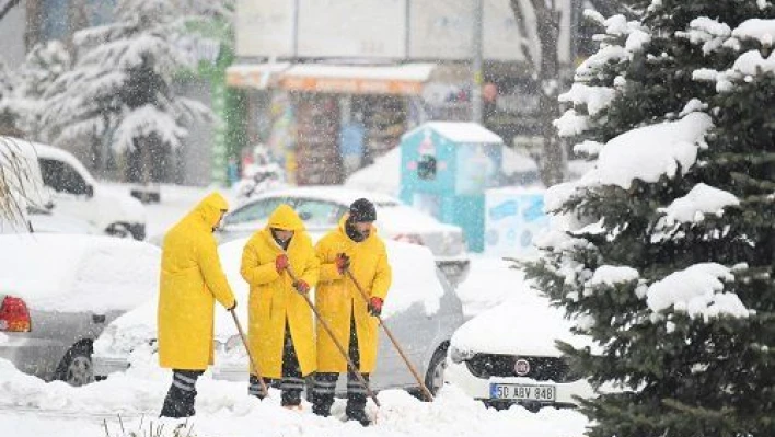 Büyükşehir'den aralıksız karla mücadele çalışması