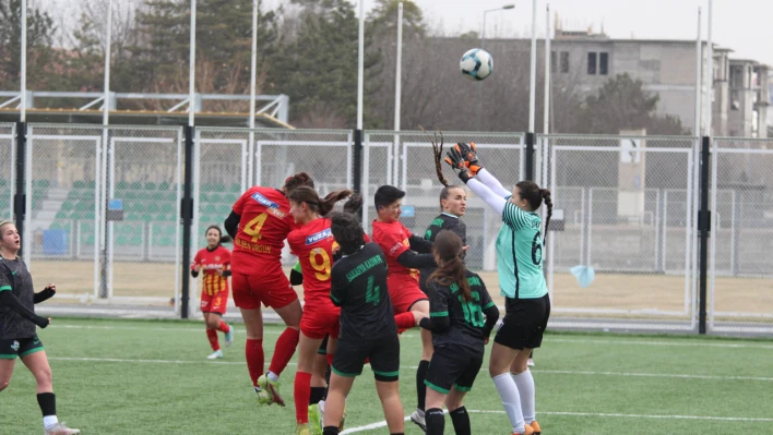 Kayseri Kadın FK, Sakarya Kadın FK'yı 3-0 mağlup etti!