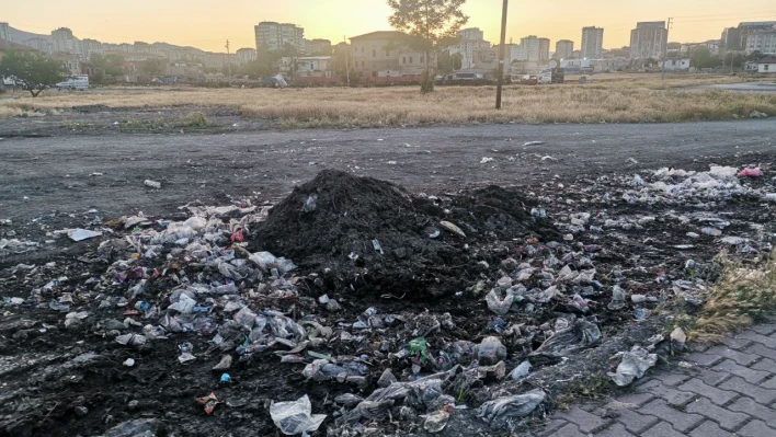 Kayseri'nin göbeğinde şaşırtan görüntü! Çöp tesisi gibi..