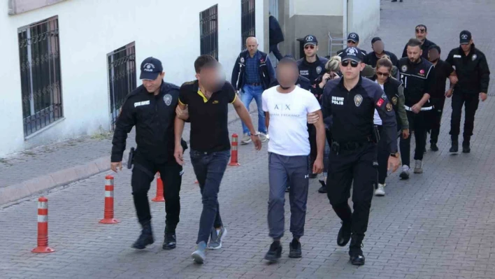 Kayseri polisinden uyuşturucu tacirlerine operasyon: 7 gözaltı