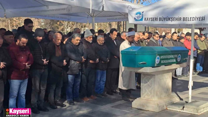 Kayserili öğretmenin ailesi depremde hayatını kaybetti