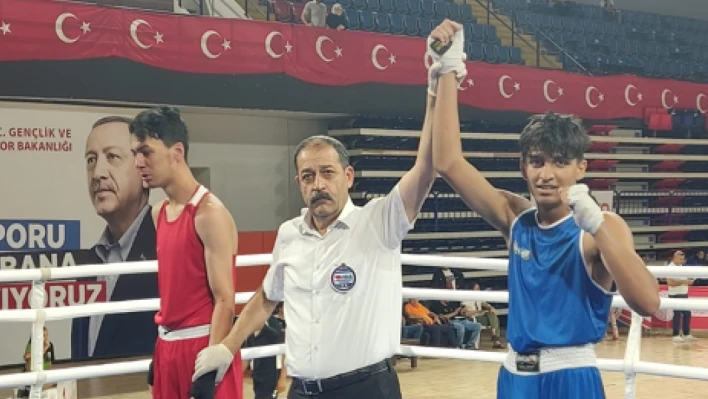 Kocasinan Sporcusu İzmir'de Altın Madalya Aldı!