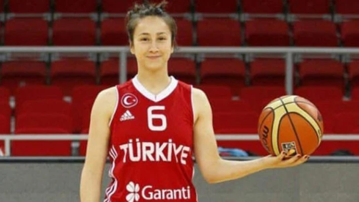 Kübra Erat, Melikgazi Kayseri Basketbol'da!