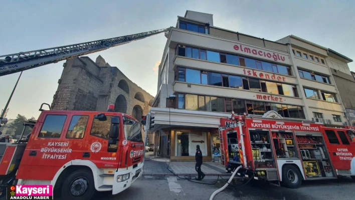 Lokantada yangın çıktı, ekipler seferber oldu