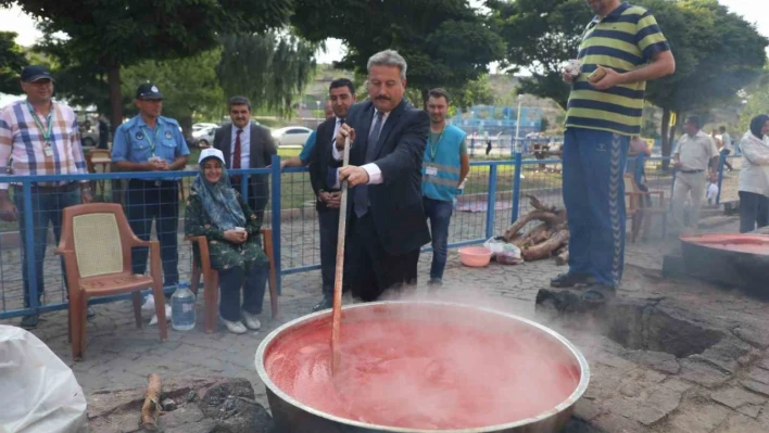 Palancıoğlu Melikgazili vatandaşları salça kaynatmaya davet etti