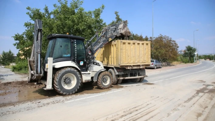 Melikgazi'de şiddetli yağmur sonrası çalışmalar sürüyor!