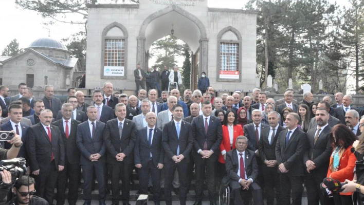 MHP'de 10 aday için kurban kesildi