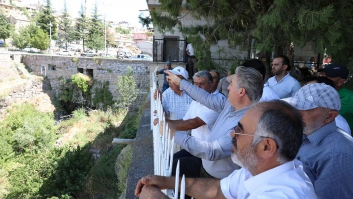 Mimarsinan'da yol ve çevre düzenlemesi hız kesmeden devam ediyor