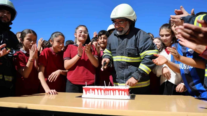 Sivas'ta itfaiye erlerine pastalı sürpriz