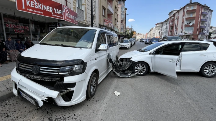 Sivas'da Trafik Kazası Meydana geldi-Çok sayıda yaralı!