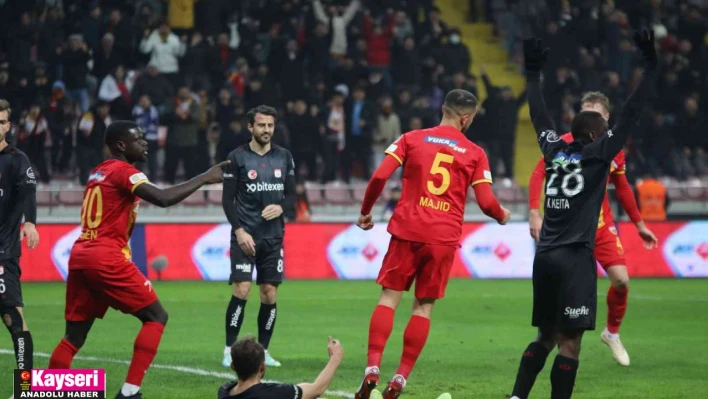 Spor Toto Süper Lig: Kayserispor: 3 - Sivasspor: 0 (İlk yarı)