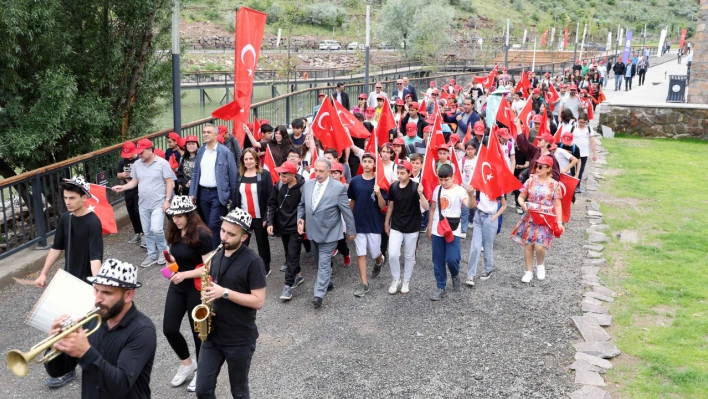 Talaslı öğrenciler doğaya dikkati çekti