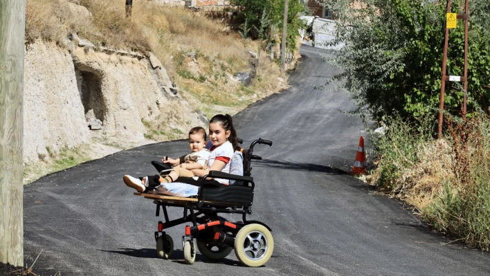 Yalçın, Hediye Nur İçin Sıcak Asfalt Döktürdü