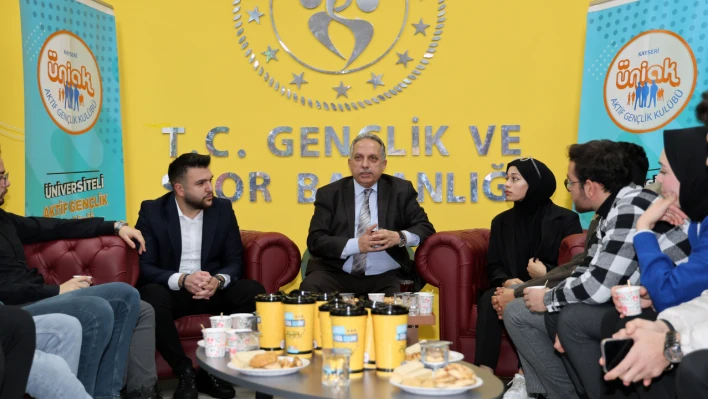 Yalçın, öğrenci kulüpleri temsilcileriyle bir araya geldi