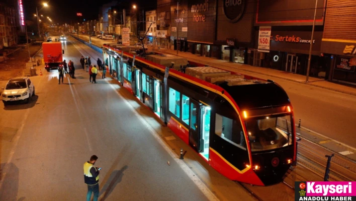 Yerli ve milli tramvay aracı Kayseri yollarında