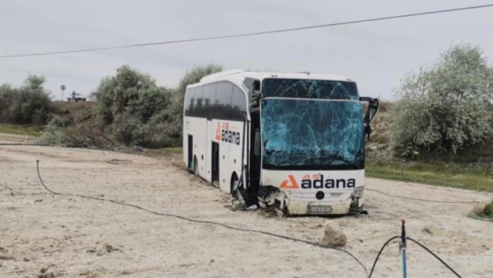 Kayseri'de yolcu otobüsü yoldan çıktı: Yaralılar var!