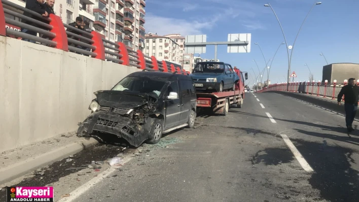 Zincirleme trafik kazasında 1 kişi yaralandı