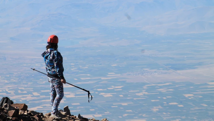 Zirvede Heyecan Verici Bir Deneyim! Kayseri'yi Erciyes'ten İzleyebilirsiniz...