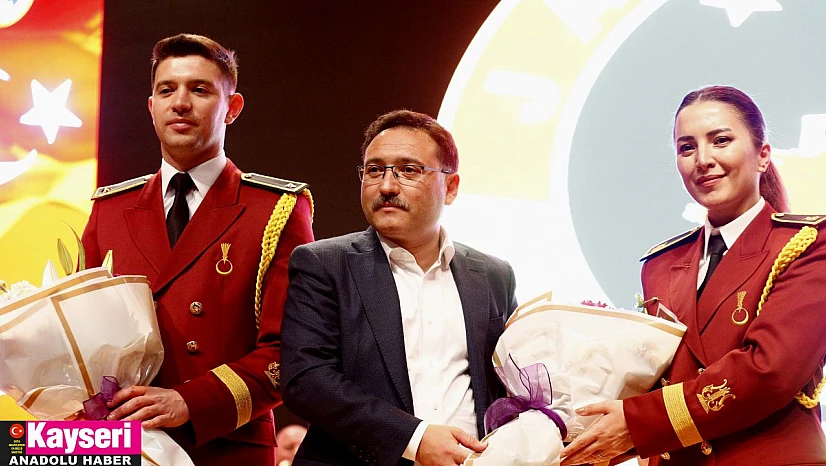 Öğretmenler için sahne aldılar